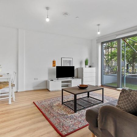 Centrally Located - Modern - 2Bed - 2Bath Apartment Лондон Экстерьер фото