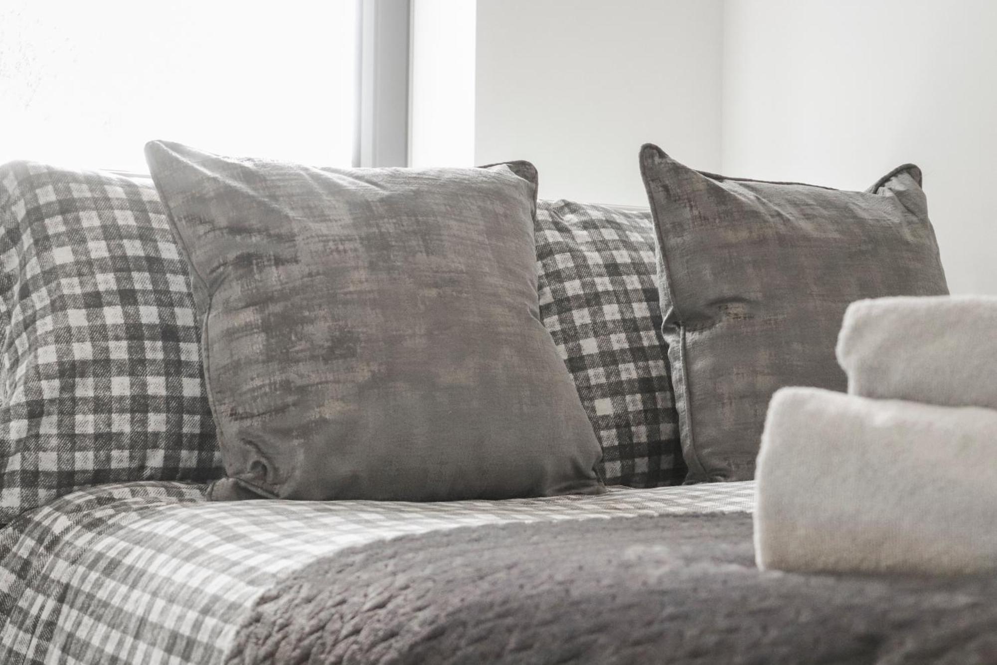 Centrally Located - Modern - 2Bed - 2Bath Apartment Лондон Экстерьер фото