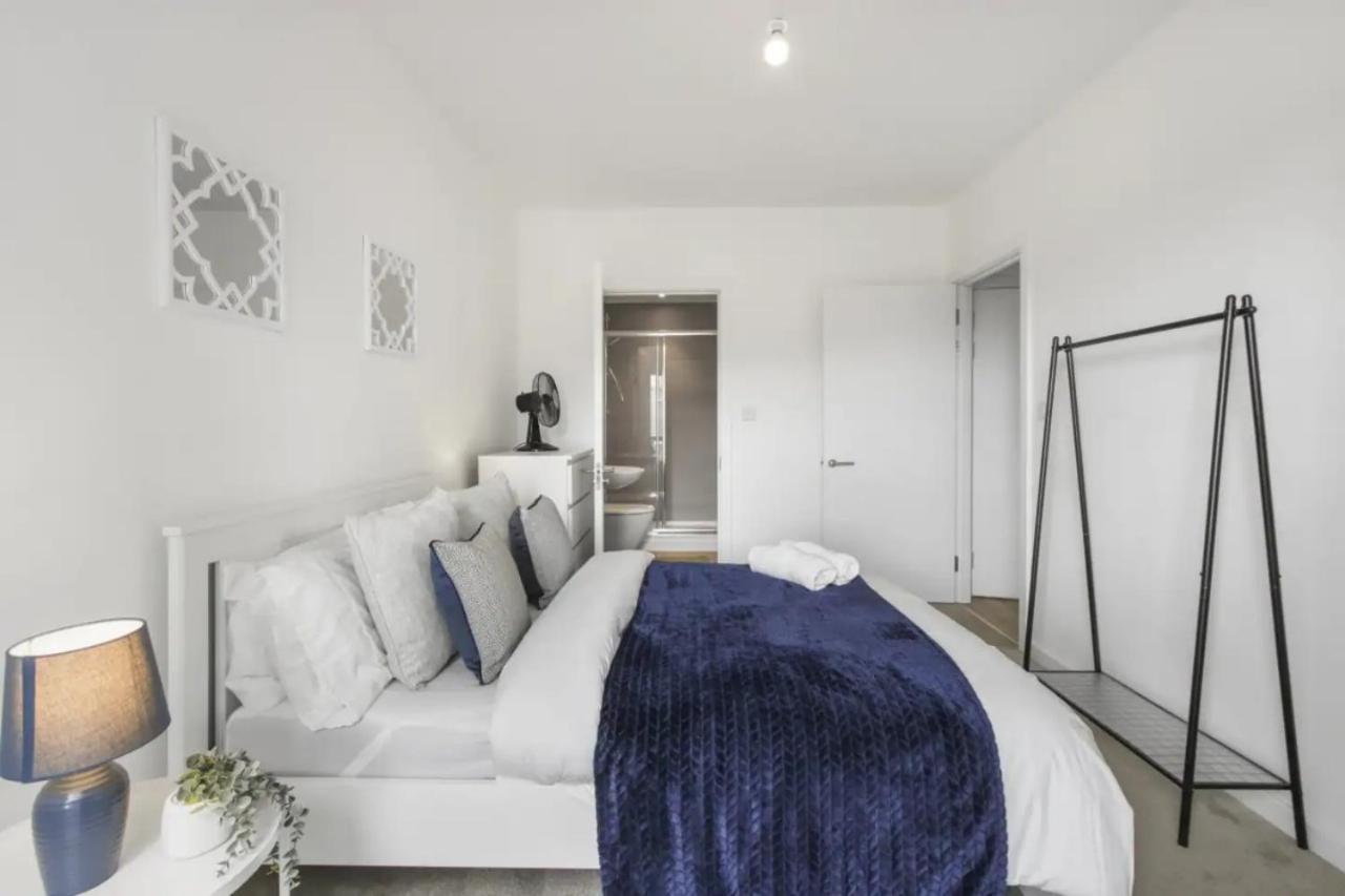 Centrally Located - Modern - 2Bed - 2Bath Apartment Лондон Экстерьер фото