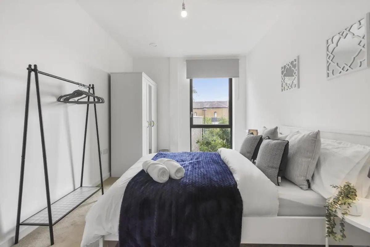 Centrally Located - Modern - 2Bed - 2Bath Apartment Лондон Экстерьер фото