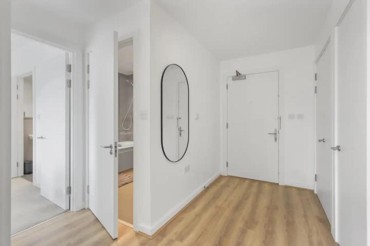 Centrally Located - Modern - 2Bed - 2Bath Apartment Лондон Экстерьер фото